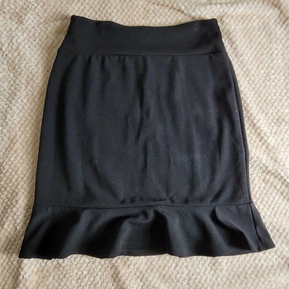Agnes and Dora flounce skirt, solid black, large - Picture 1 of 4